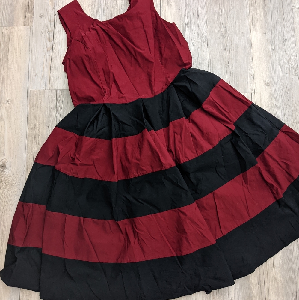 ✨Gown Town XXL Red & Black dress